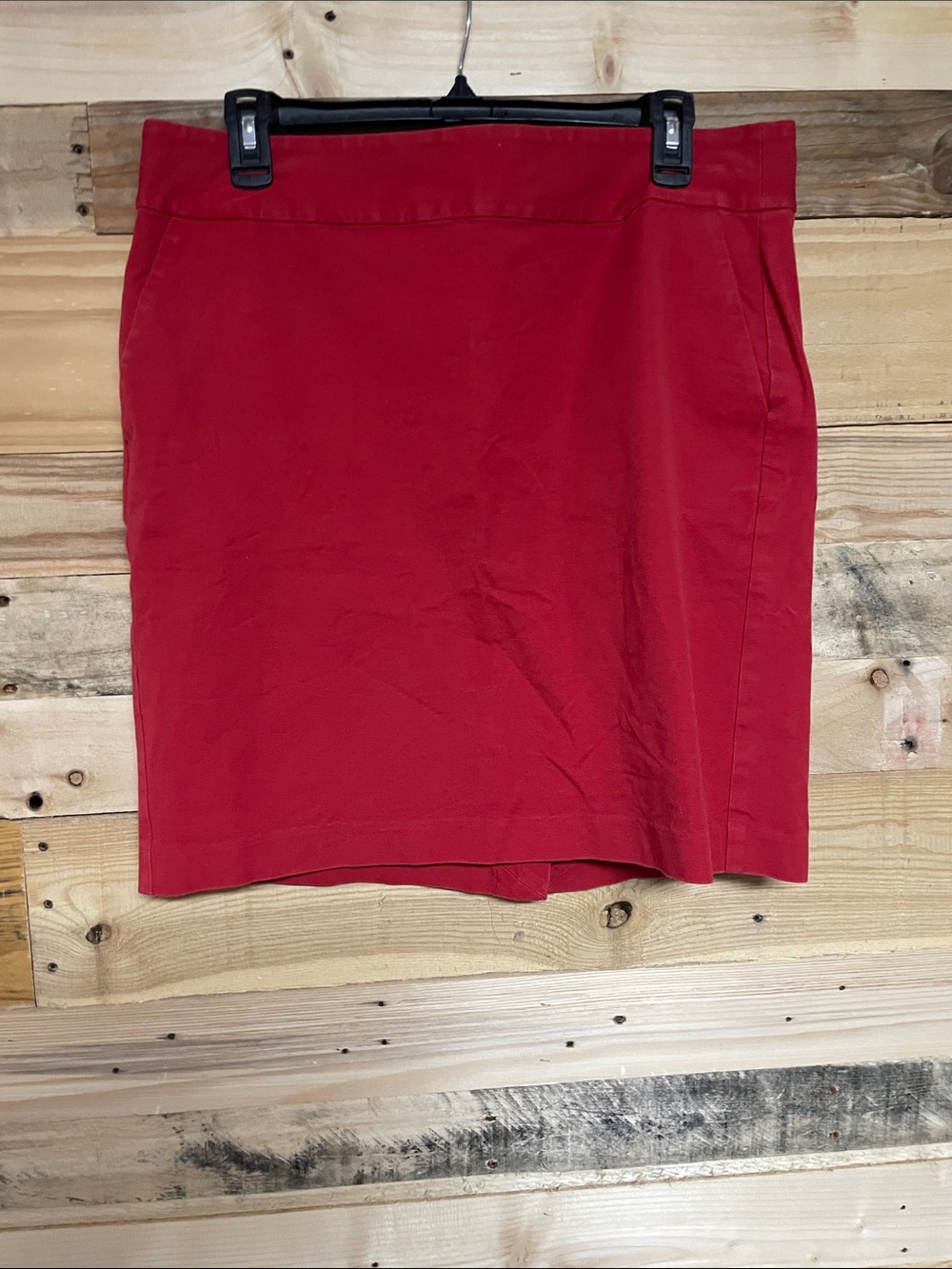 Eddie Bauer size 8 Red Stretchy Mini Pencil Skirt with Pockets